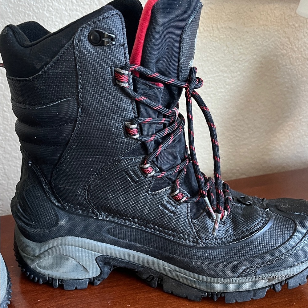 Columbia Black and Red Insulated Boots - Picture 11 of 13